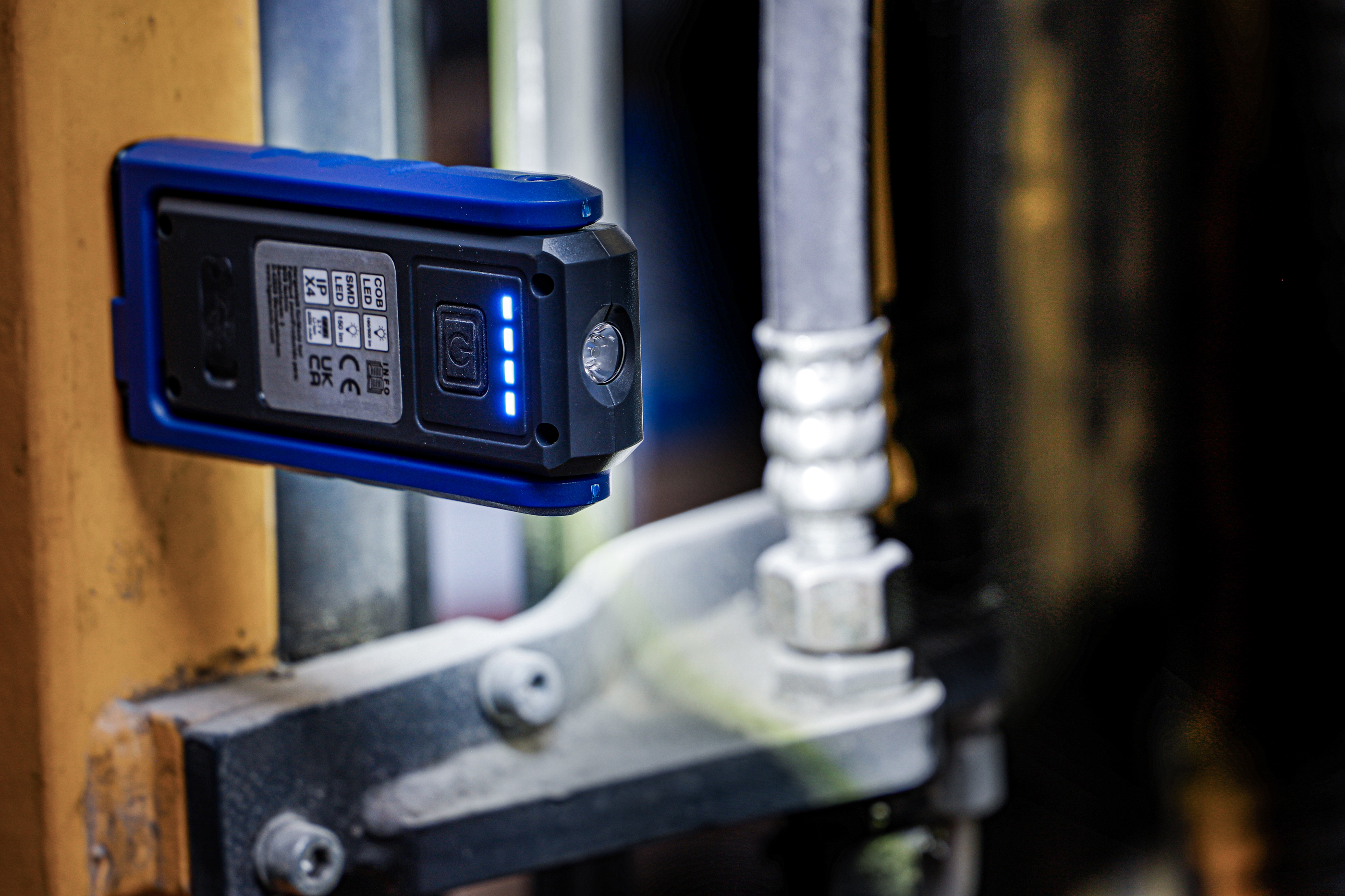 BGS COB-LED-Werkstattleuchte mit Magnet und Haken | klappbar | mit induktiver Ladefunktion
